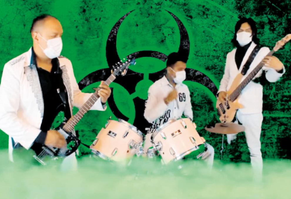 SAXOMAN A RITMO DE ROCK contra el coronavirus 