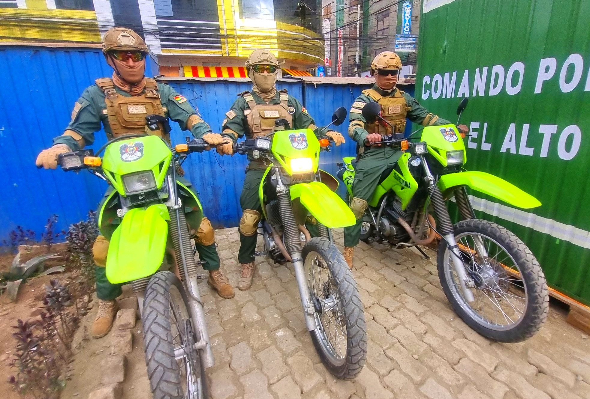 policía 3